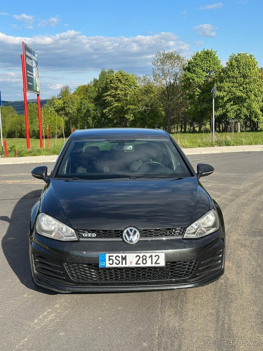 volkswagen-golf-2-0-vii-gtd - 1