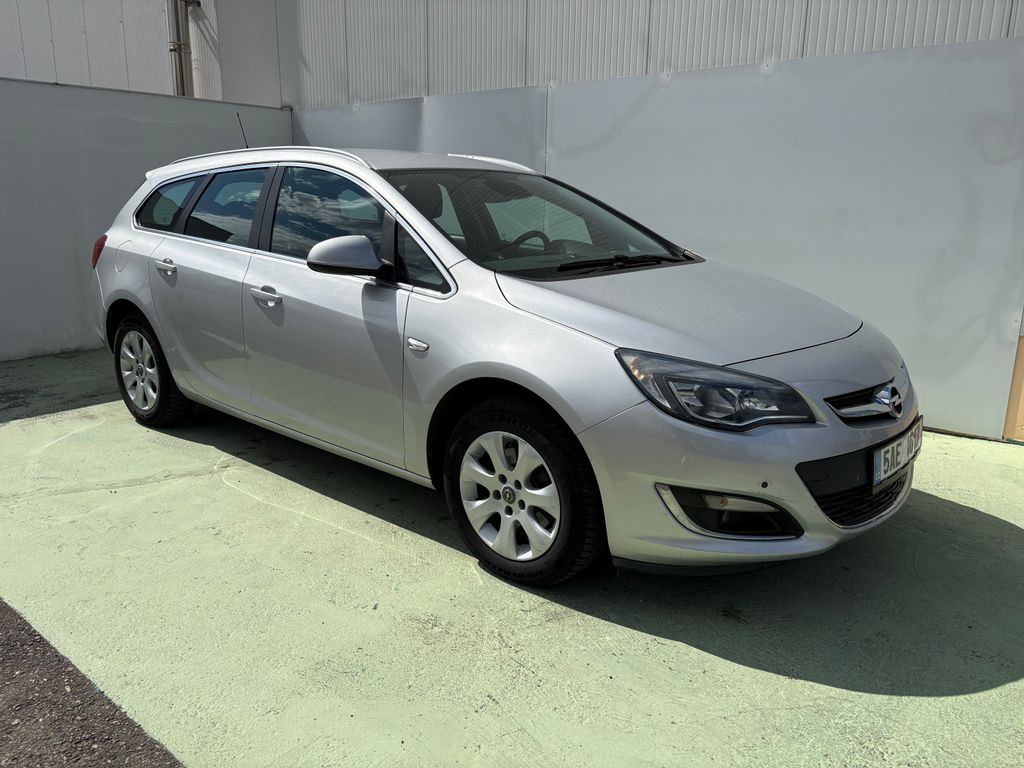 Opel Astra 1,6, 81kW Sports Tourer, Tažné