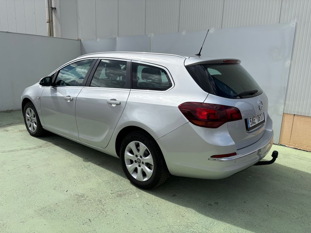 opel-astra-1-6-81kw-sports-tourer-tazne - 3
