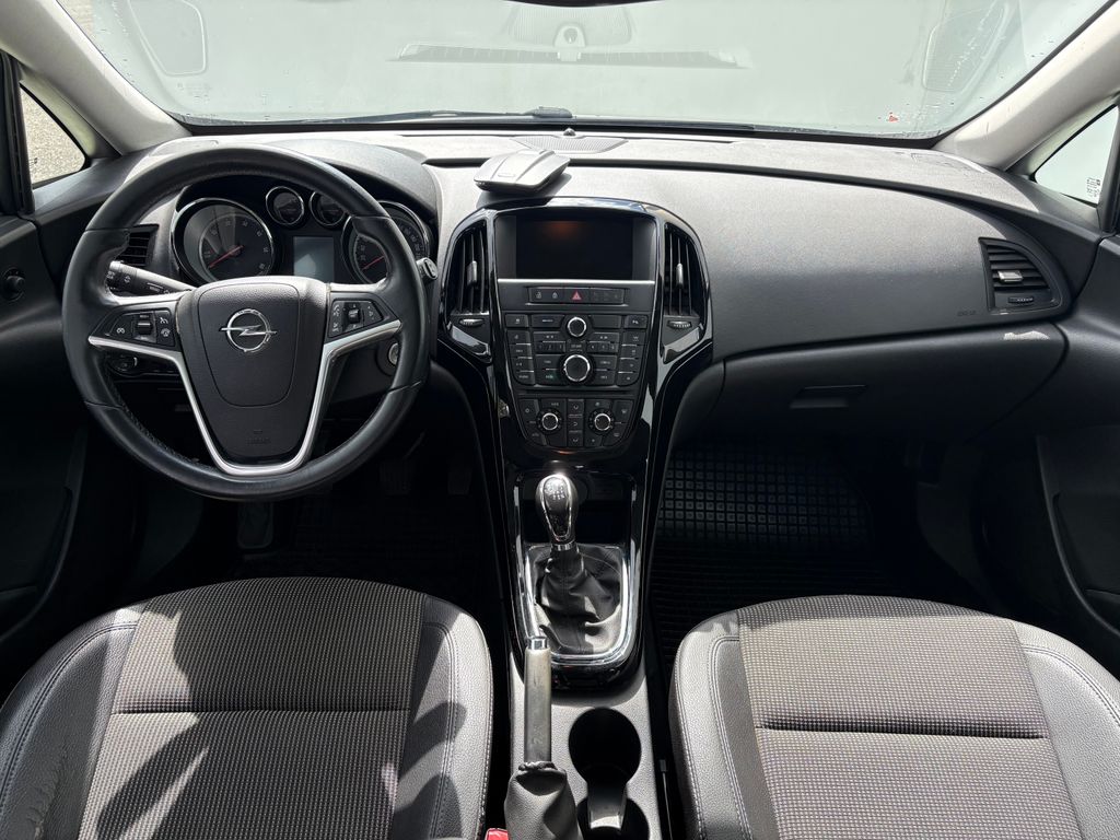 opel-astra-1-6-81kw-sports-tourer-tazne - 4