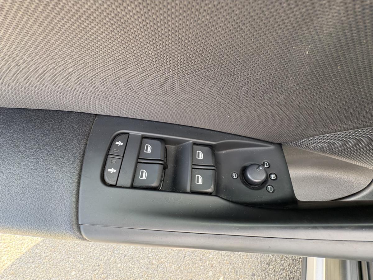 audi-q3-2-0-tdi110kw-s-tr-led-nav-vyhr - 3