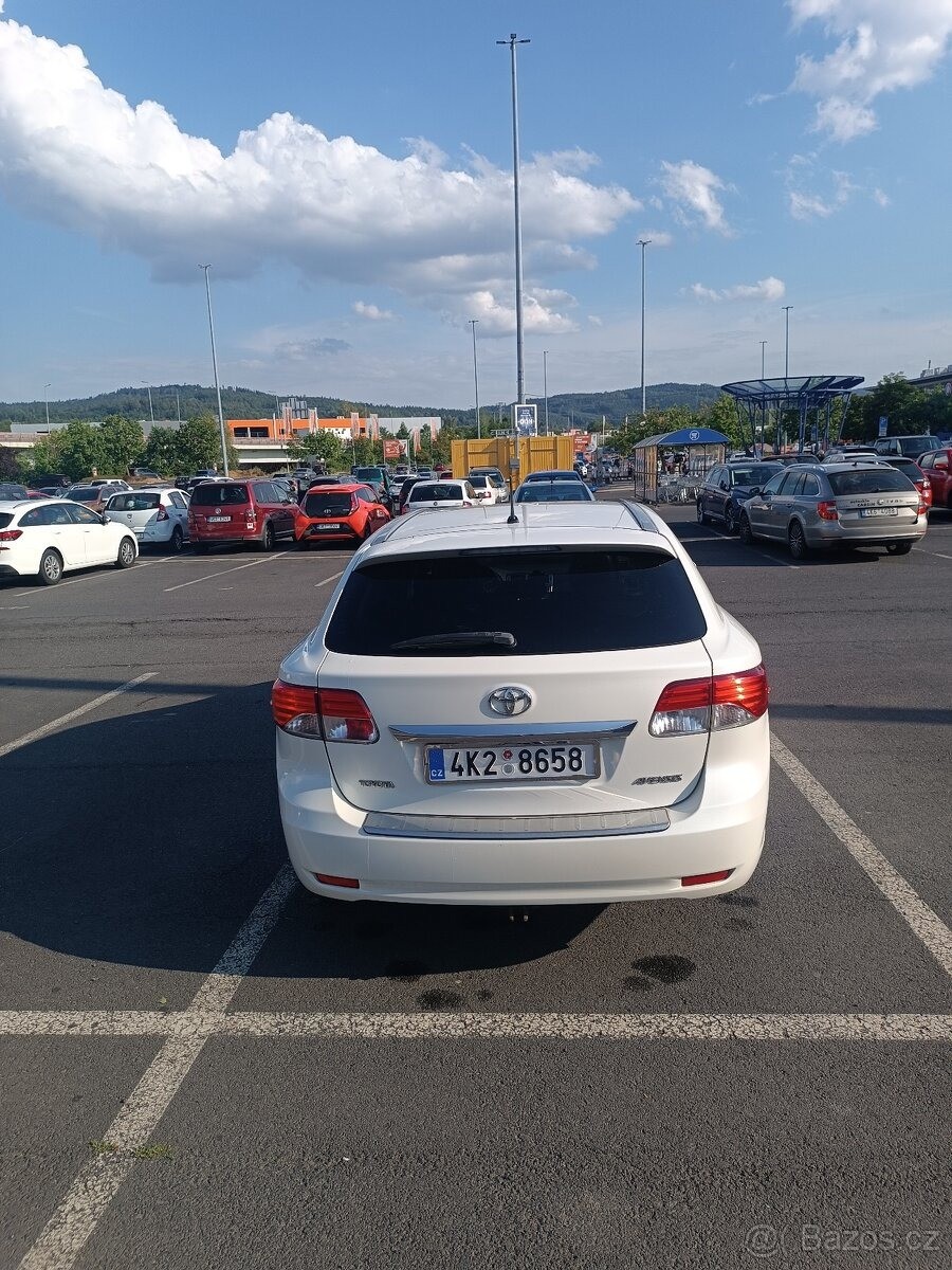 toyota-avensis-2-0-d-4d-top-stav-117-kw - 4