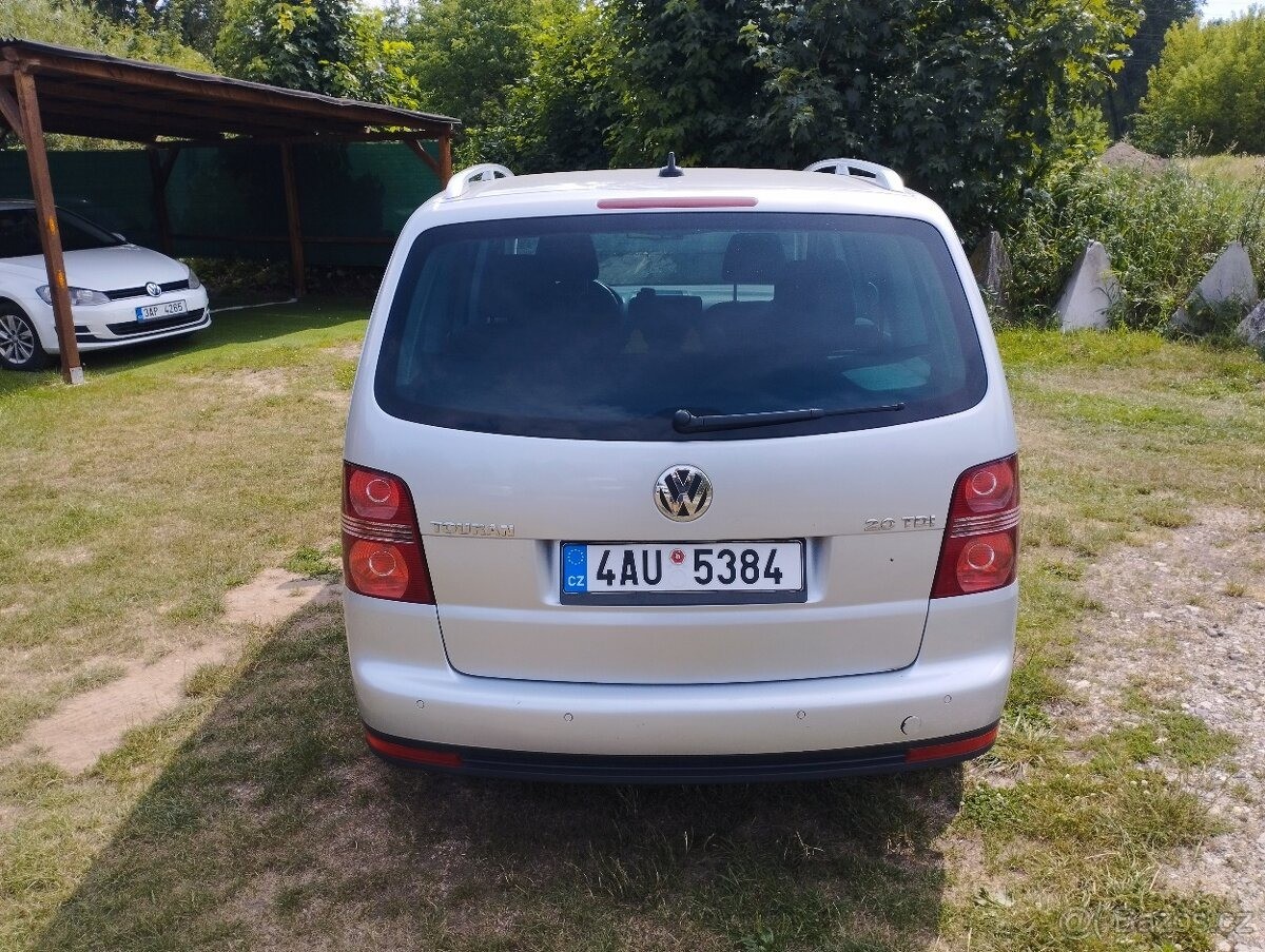 volkswagen-touran-2-0-tdi-103-kw-dsg-facelift - 4