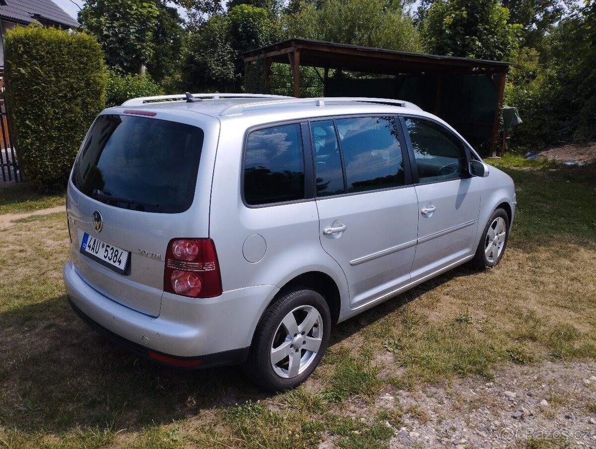 volkswagen-touran-2-0-tdi-103-kw-dsg-facelift - 5