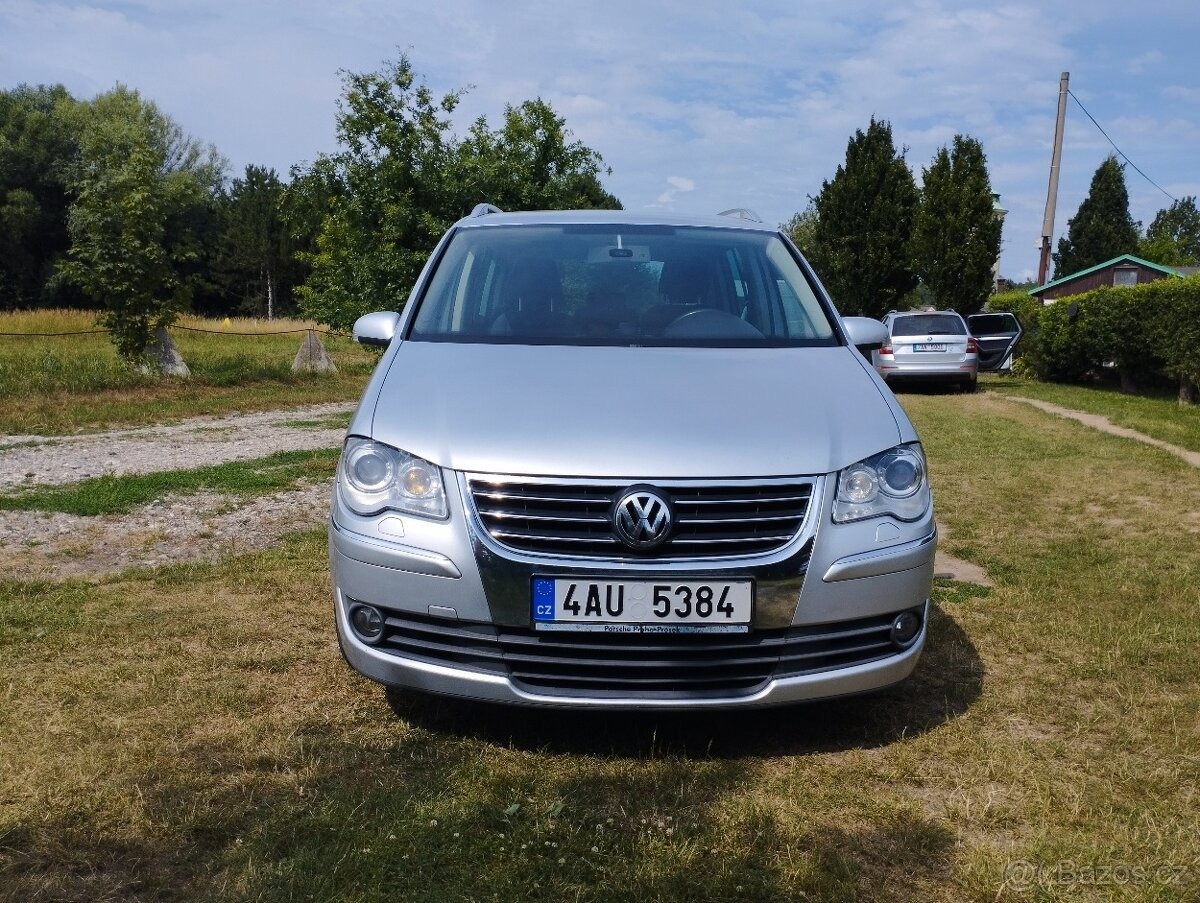 volkswagen-touran-2-0-tdi-103-kw-dsg-facelift - 8