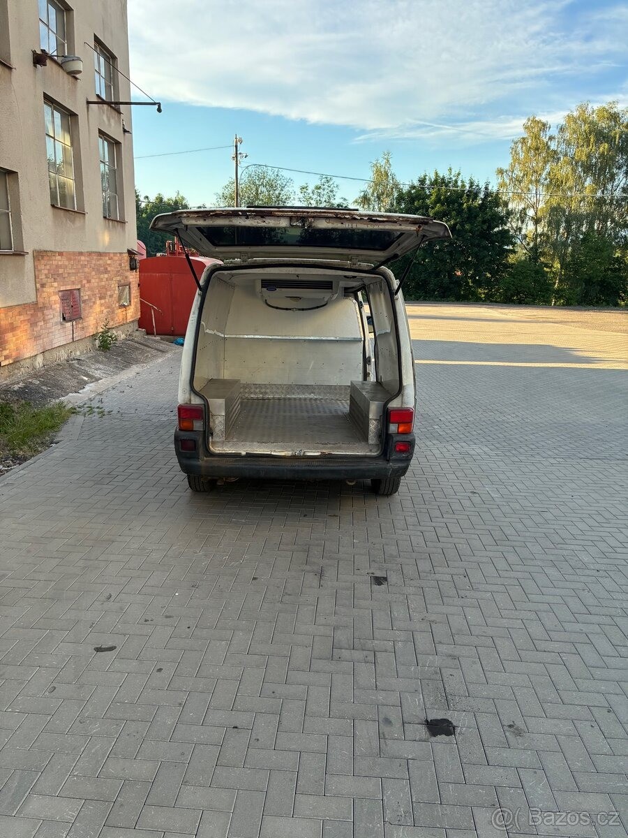 volkswagen-transporter-2-5-tdi-mrazak - 8