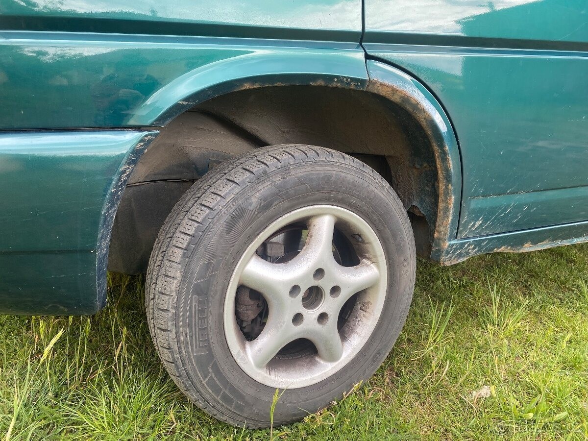 volkswagen-transporter-2-5-tdi-75kw - 2