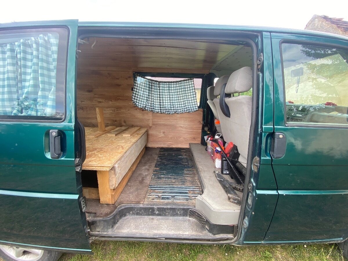 volkswagen-transporter-2-5-tdi-75kw - 4