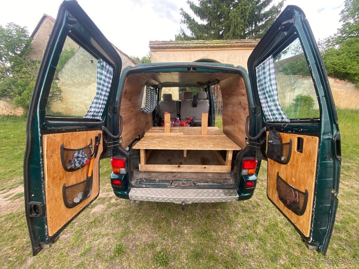 volkswagen-transporter-2-5-tdi-75kw - 7