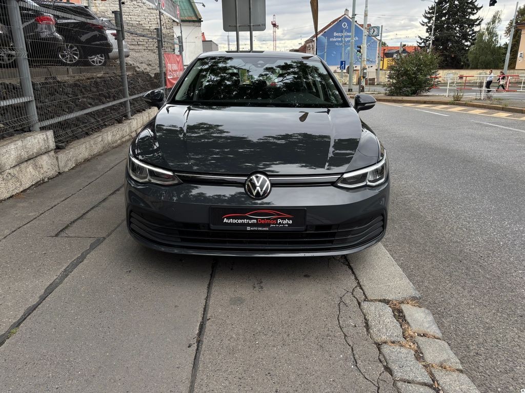 volkswagen-golf-1-5tsi-2023-1m-life-dph-acc-zaruka12 - 9