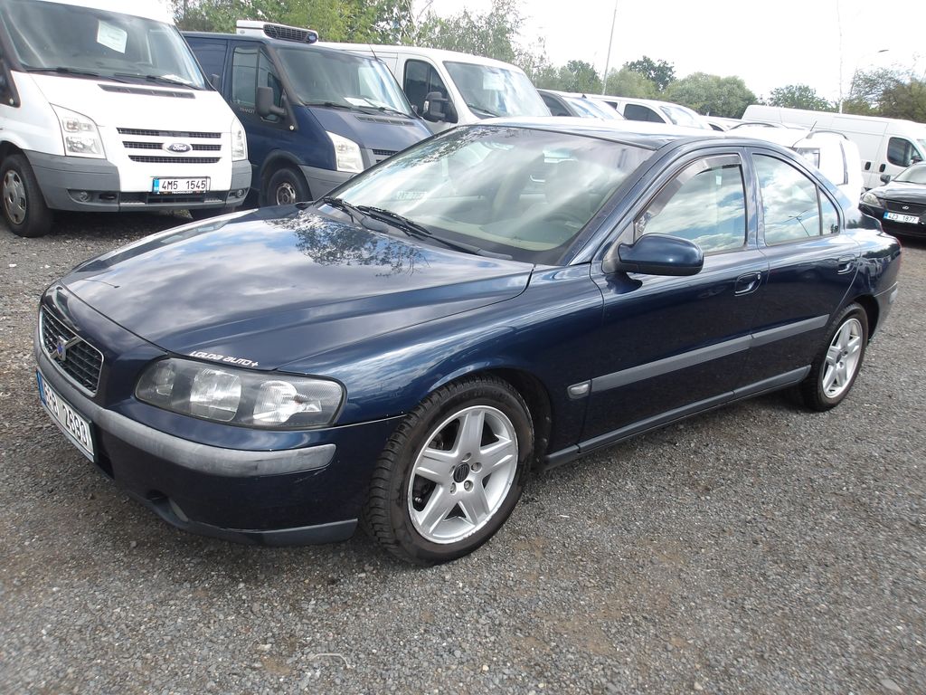 Volvo S60 2,4D JEZDÍ DOBŘE ! PĚKNÝ !