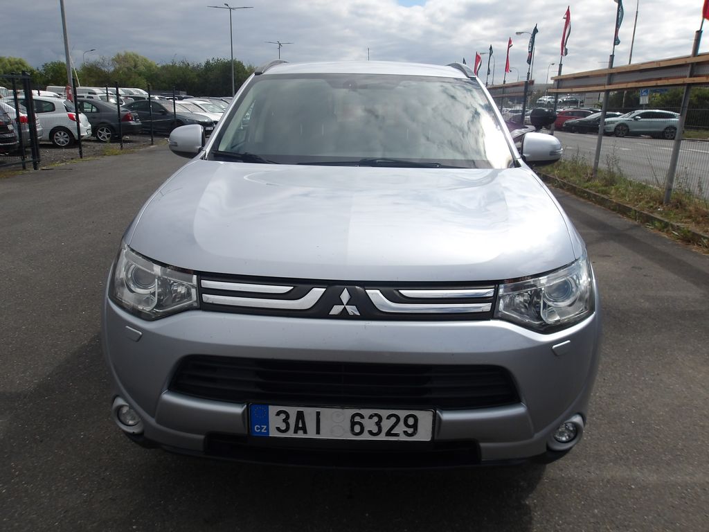 mitsubishi-outlander-2-3di-d-4x4-cr-7-mist-2-maj - 2