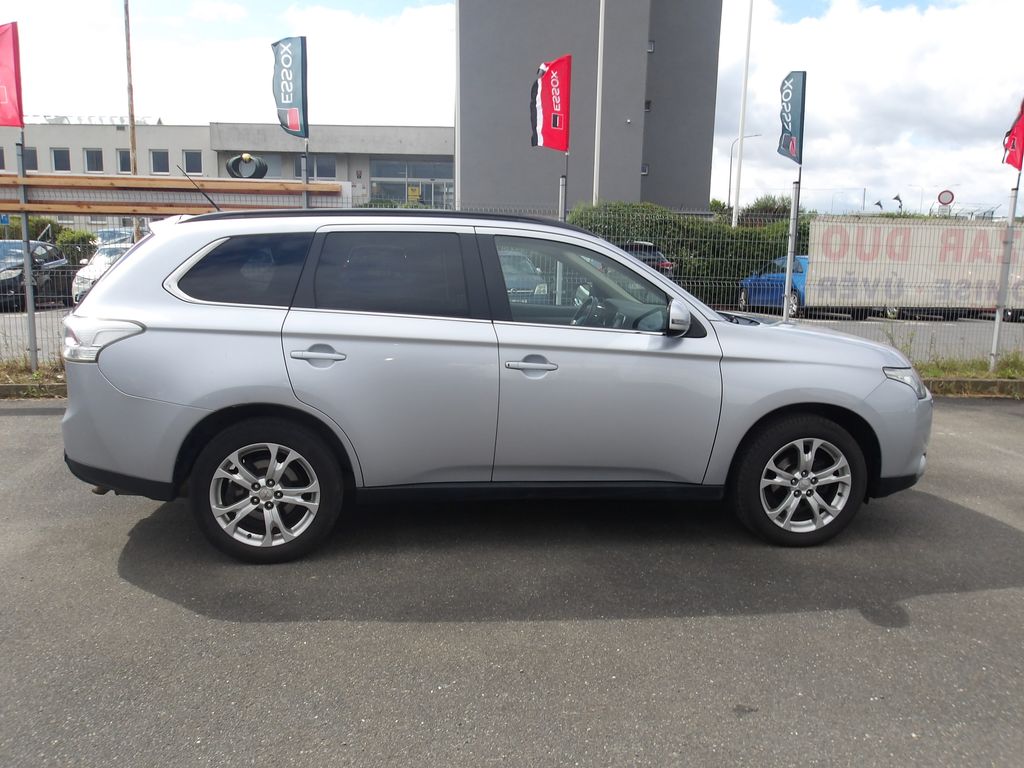 mitsubishi-outlander-2-3di-d-4x4-cr-7-mist-2-maj - 9