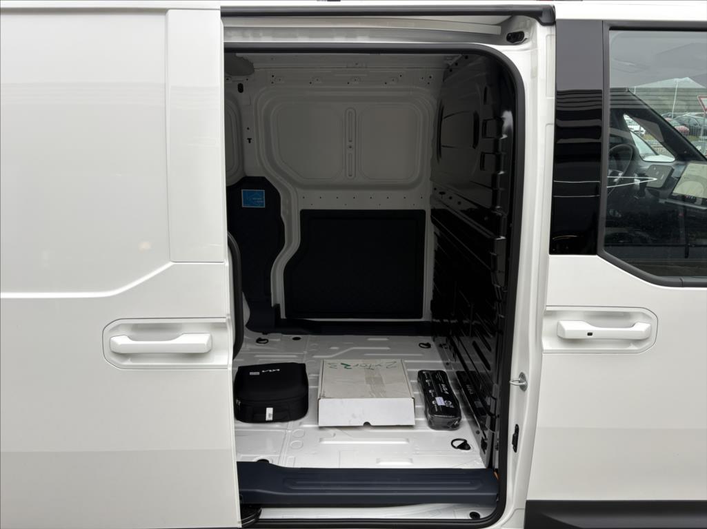 kia-0-0-4x2-plus-120-kw-71-2 - 8
