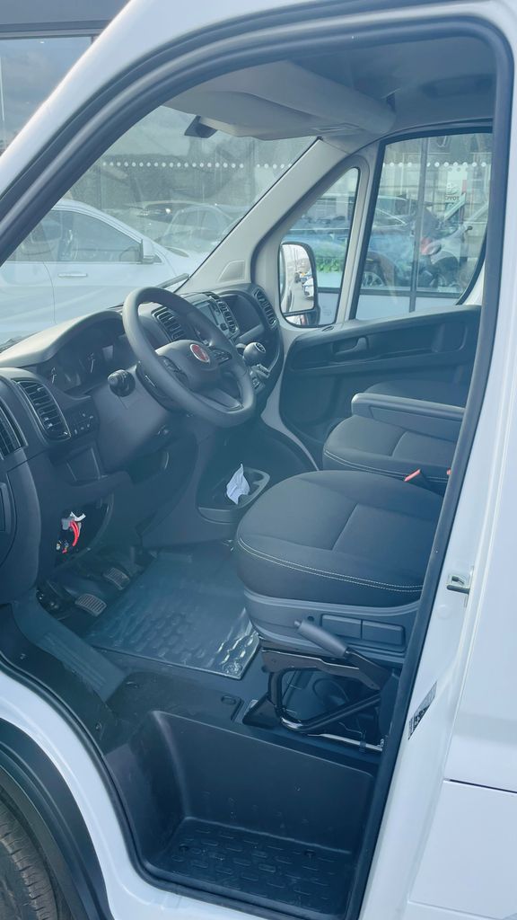 fiat-ducato-maxi-2-2-mtj-140k-6-mt-van-3-5 - 5