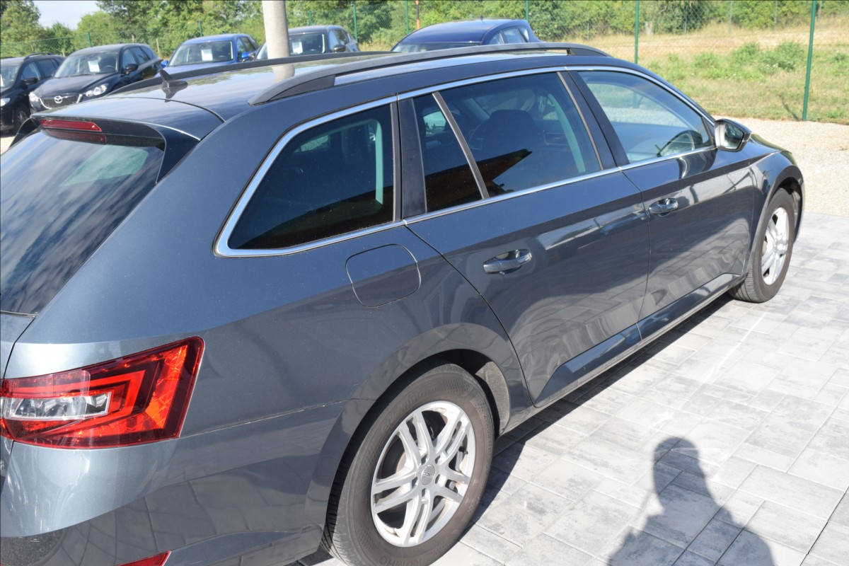 skoda-superb-2-0-tdi-110kw-nizke-km-dsg - 4