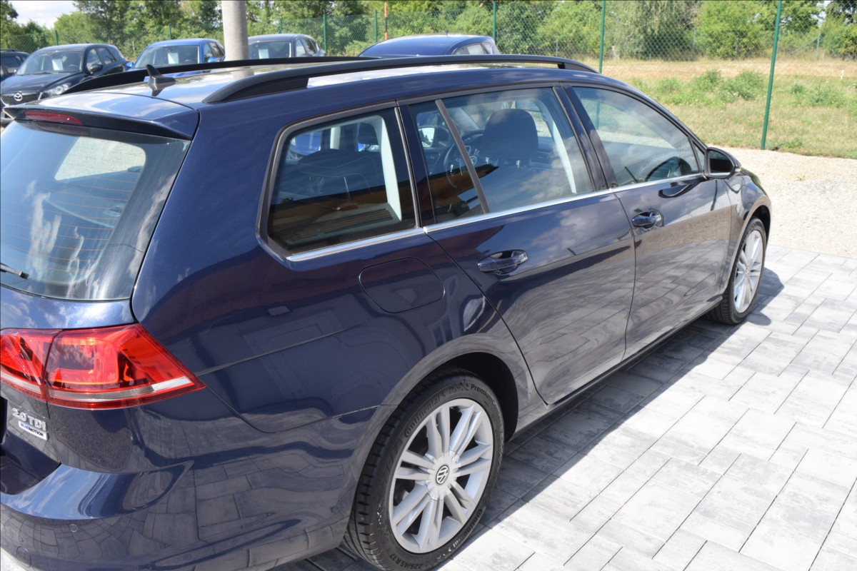 volkswagen-golf-2-0-tdi-110kw-kamera-xenony - 4