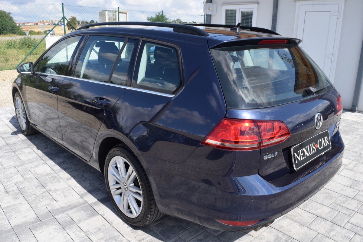 volkswagen-golf-2-0-tdi-110kw-kamera-xenony - 6