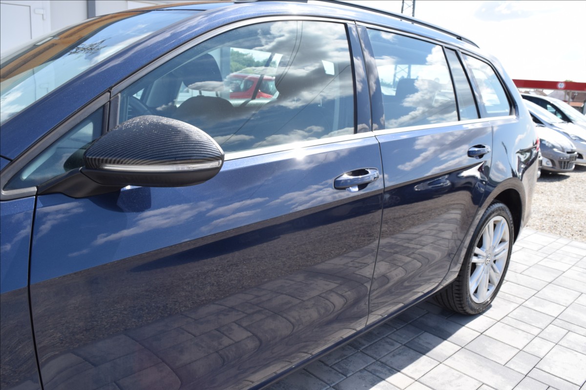 volkswagen-golf-2-0-tdi-110kw-kamera-xenony - 7