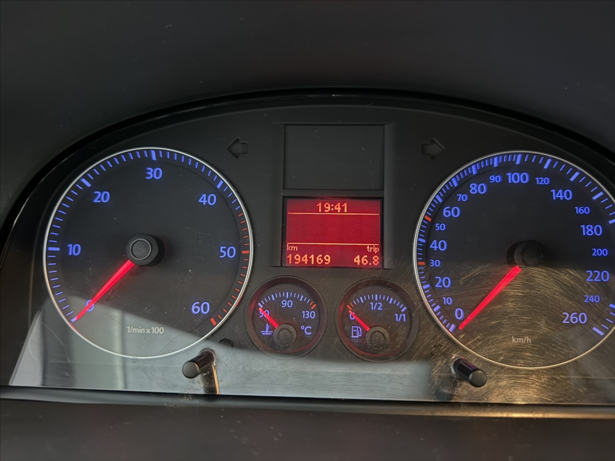 volkswagen-caddy-1-9-tdi-77kw-family-edition - 6