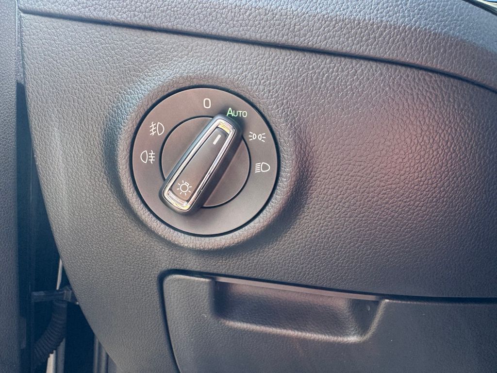 skoda-superb-combi-2-0-tdi-dsg-l-k - 8