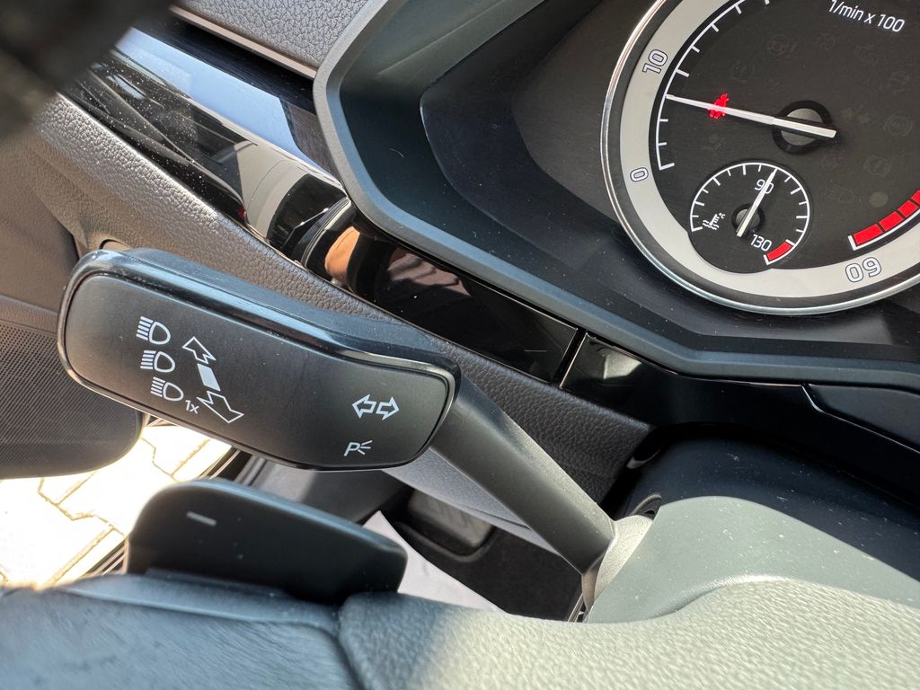 skoda-superb-combi-2-0-tdi-dsg-l-k - 9