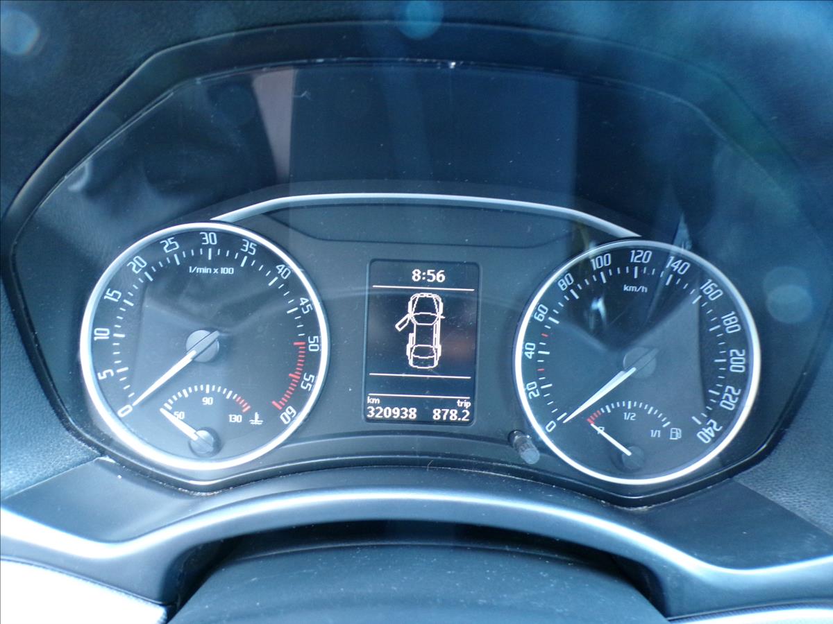 skoda-octavia-1-6-tdi-dsg - 7