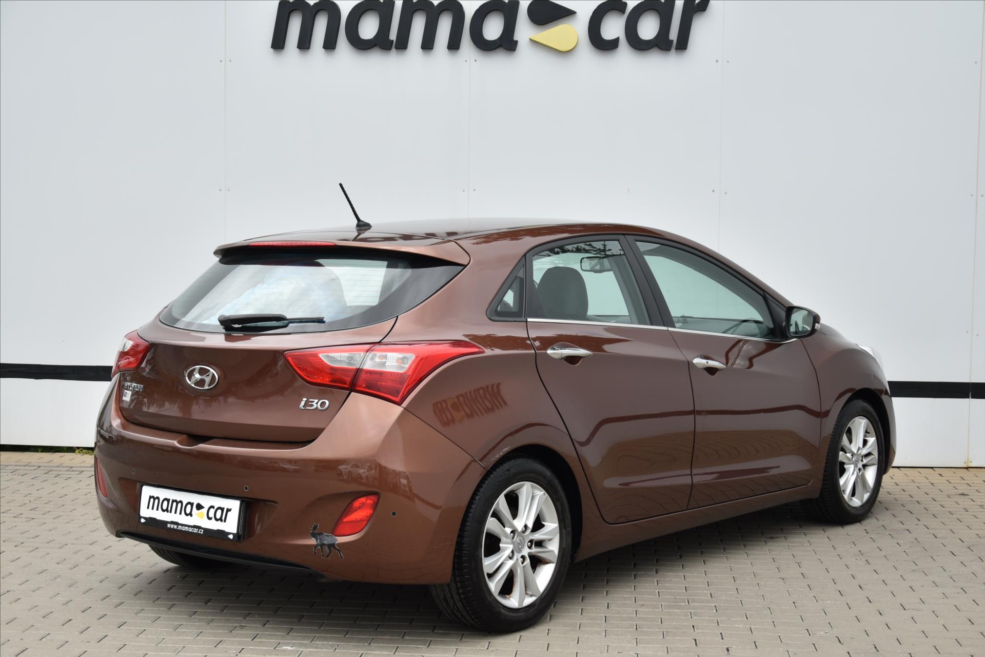 hyundai-i30-1-6-gdi-99kw-1-majitel-cr - 1