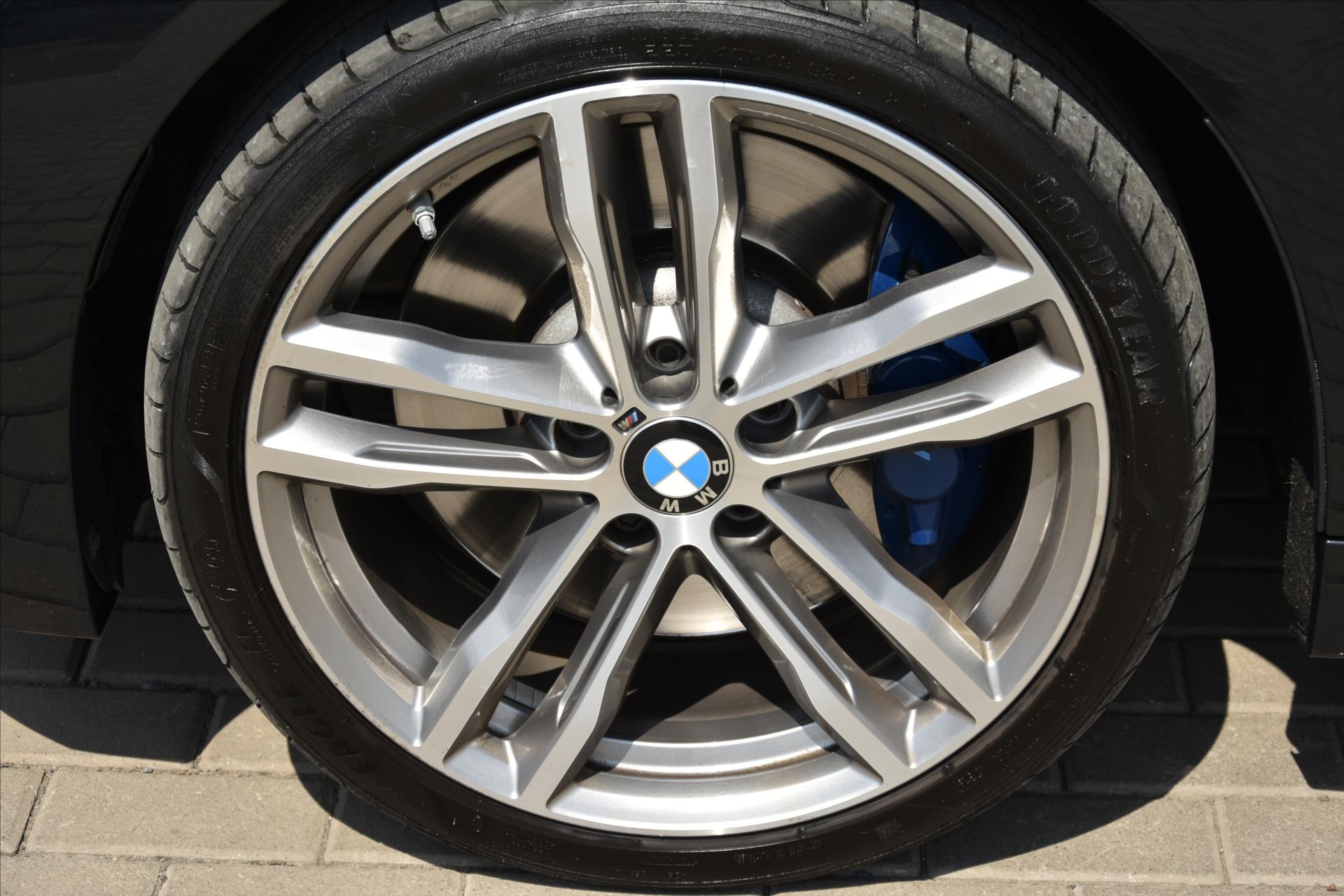 bmw-rada-4-440i-xdrive-240kw-m-paket-dph - 8