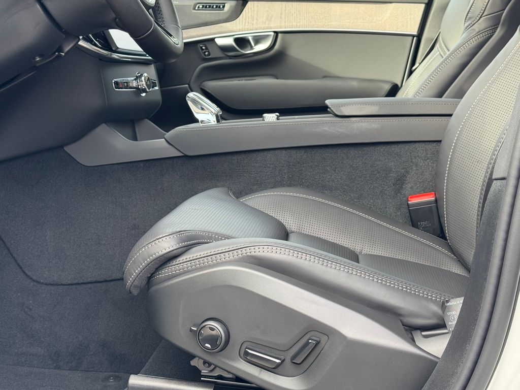 volvo-xc90-plus-b5-360-vzduch - 9