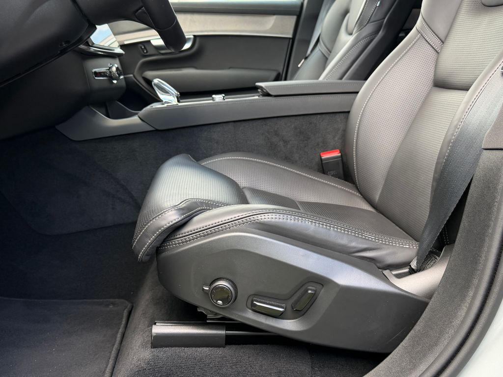 volvo-xc90-plus-b5-360-vzduch - 9