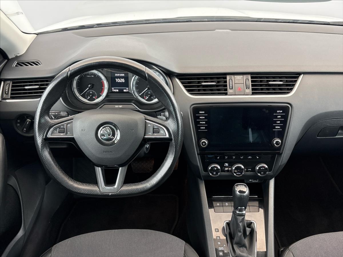 skoda-octavia-1-5-tsi-style-plus-7dsg - 4