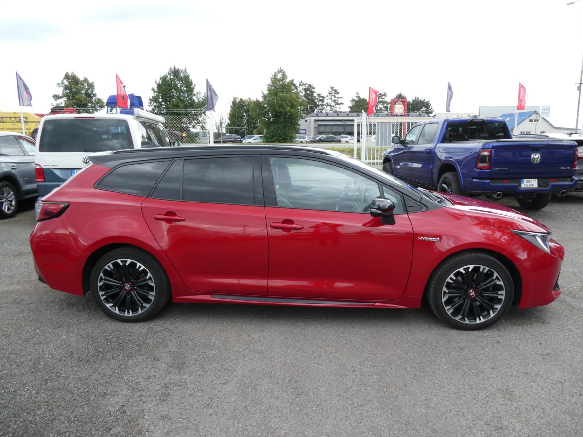 toyota-corolla-2-0-hybrid-e-cvt-gr-sport-112kw-1-majitel - 1