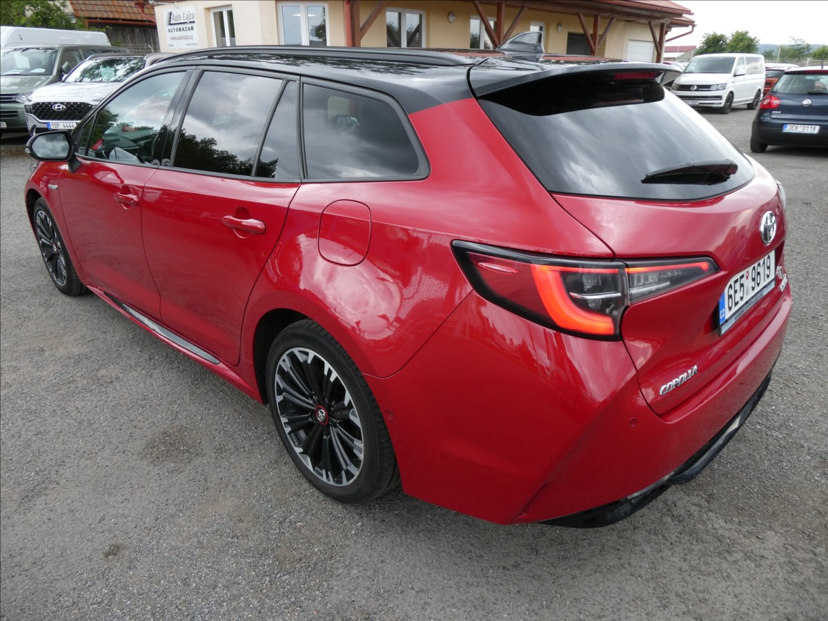 toyota-corolla-2-0-hybrid-e-cvt-gr-sport-112kw-1-majitel - 6