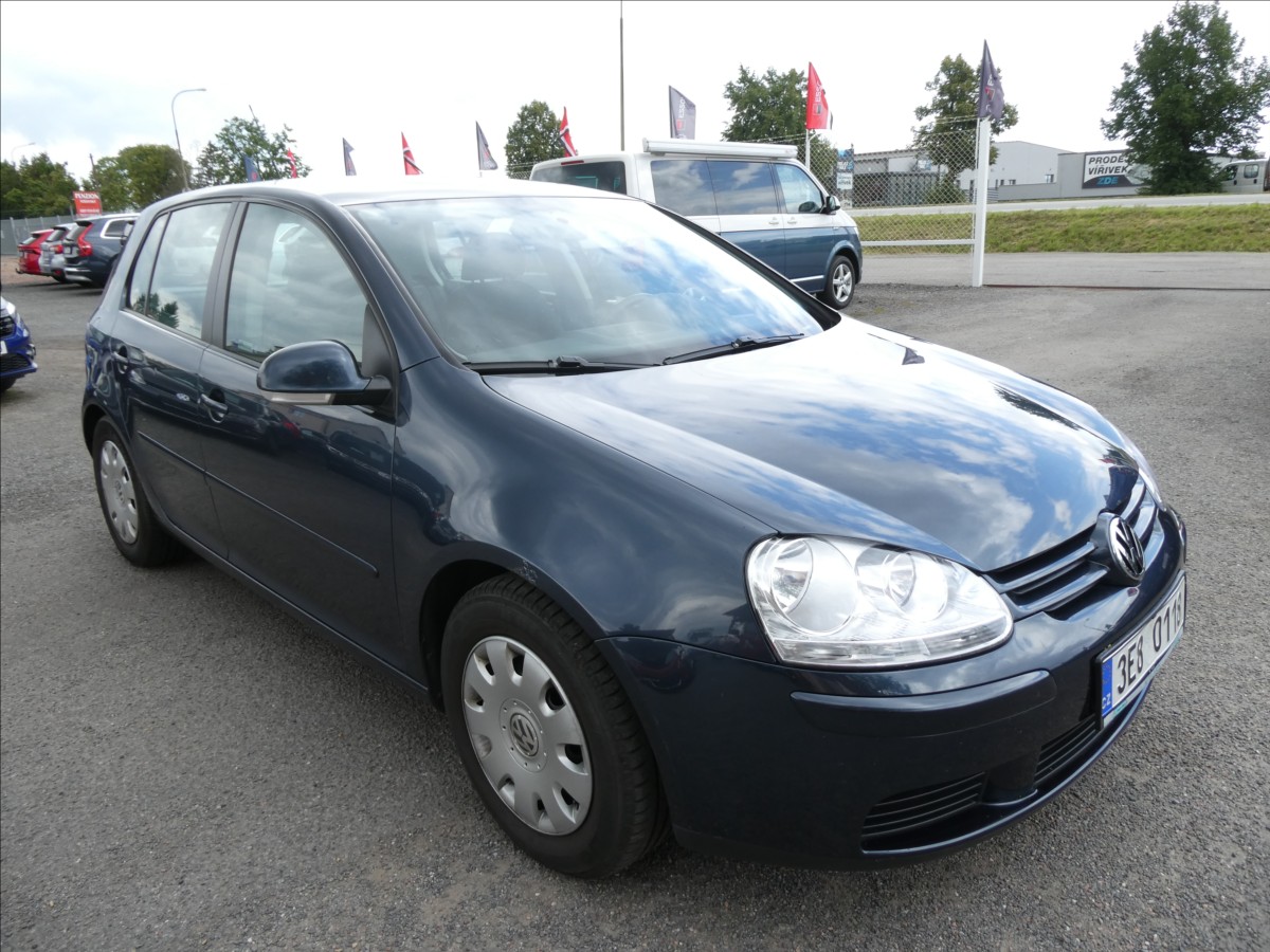 Volkswagen Golf 1,4 i 16V serviska,ČR,2.majitel