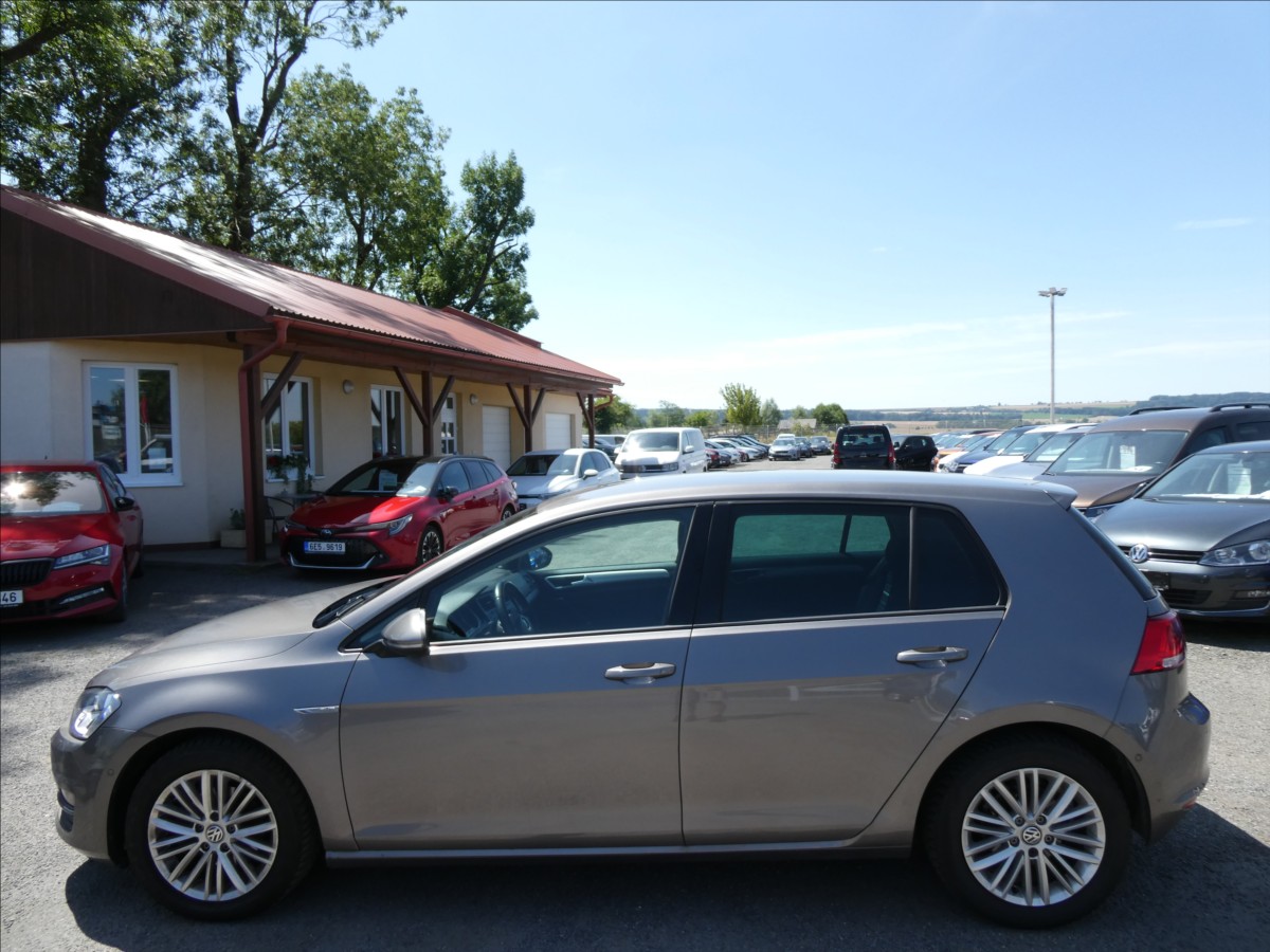 volkswagen-golf-1-2-tsi-63kw-cup-2-majitel - 5
