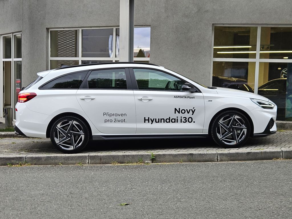 hyundai-i30-1-6-t-gdi-110kw-n-line-1-maj - 5
