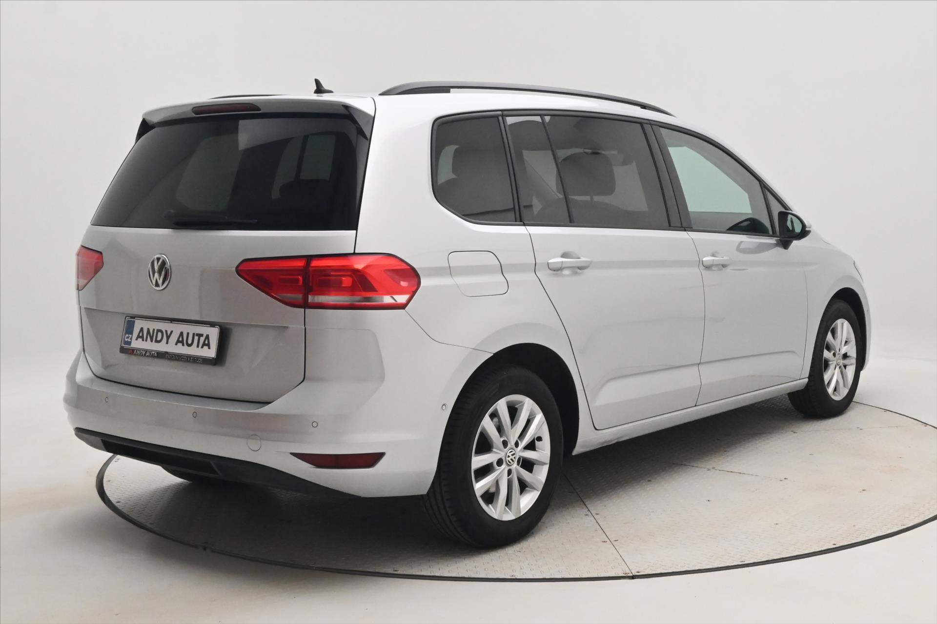 volkswagen-touran-1-6-tdi-85kw-navi-senzory - 4