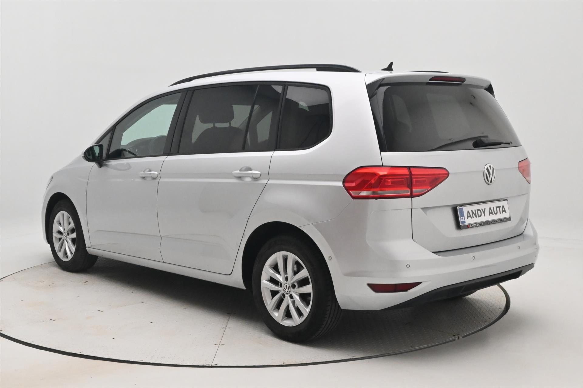 volkswagen-touran-1-6-tdi-85kw-navi-senzory - 6