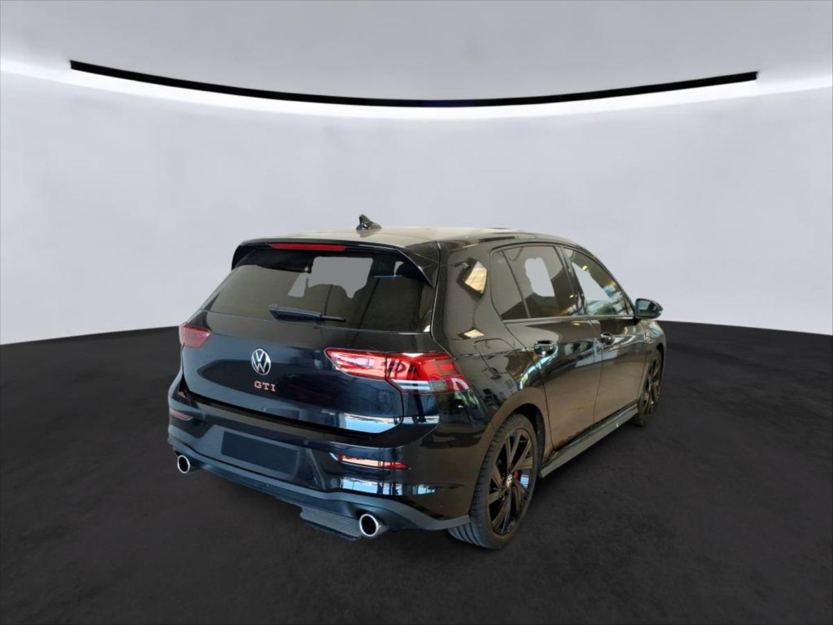volkswagen-golf-2-0-tsi-180-kw-gti - 3
