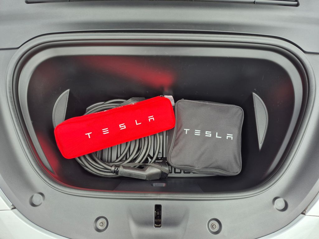 tesla-model-y-l-r-dual-motor-378-kw-odpocet-dph-soh-92-8 - 7