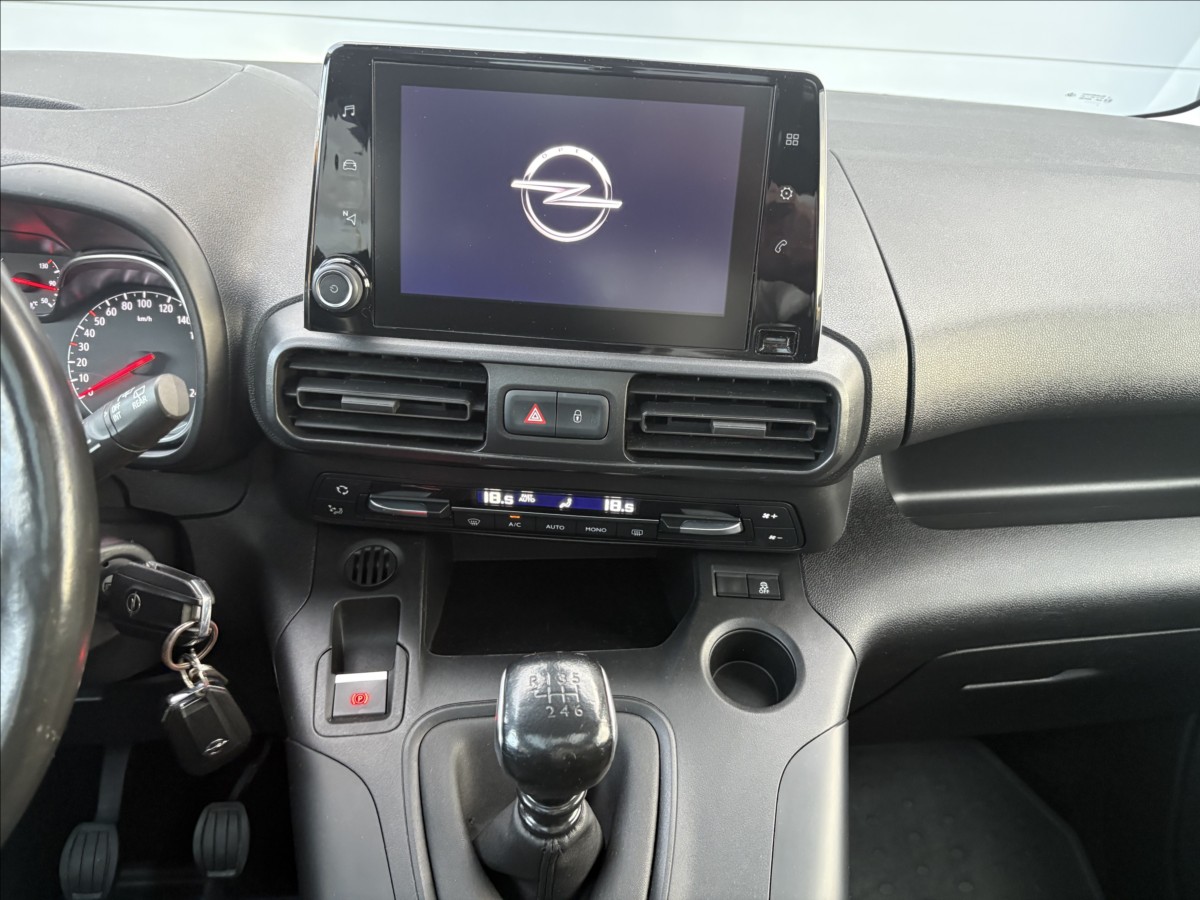 opel-combo-1-2-i-81-kw-life-panorama-cz - 9