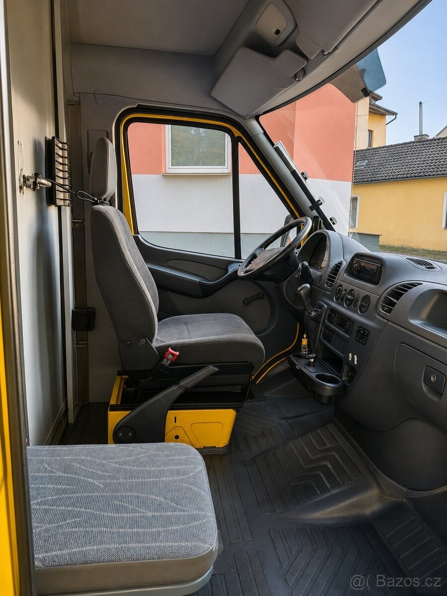 mercedes-benz-sprinter-2-2-foodtruck - 7
