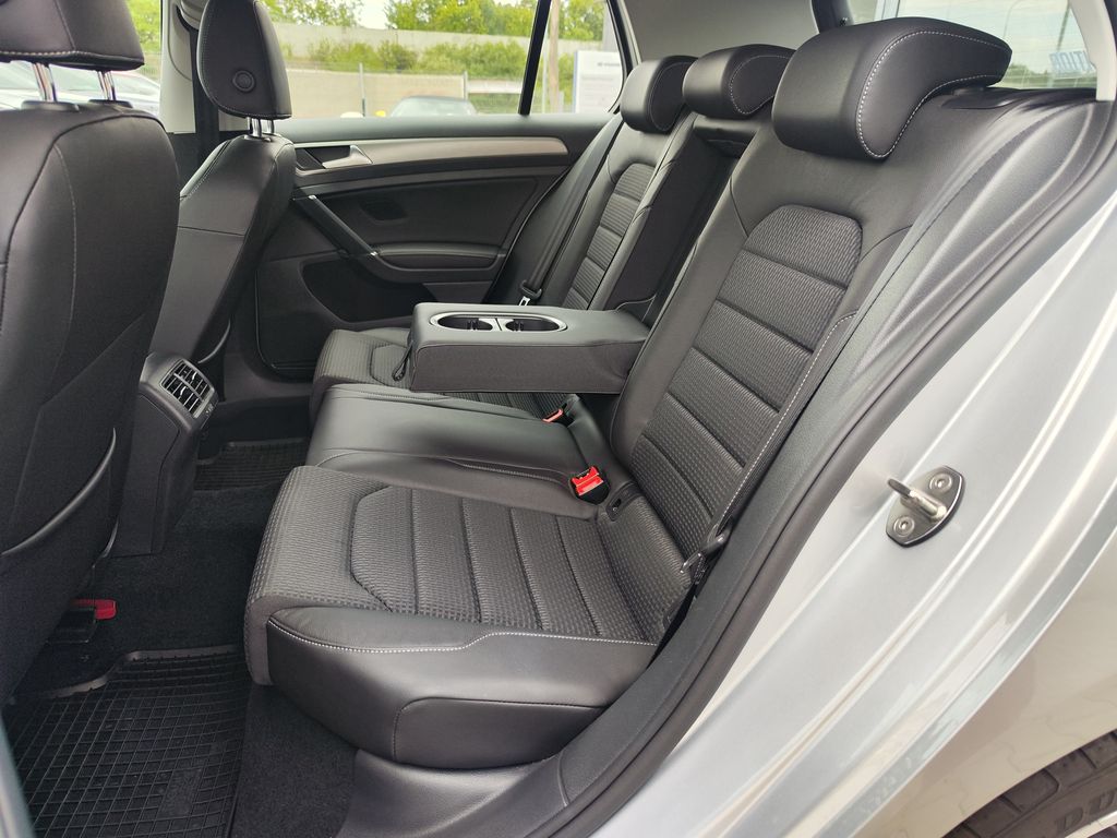 volkswagen-golf-1-4-tsi-92kw-comfortline-dsg - 9