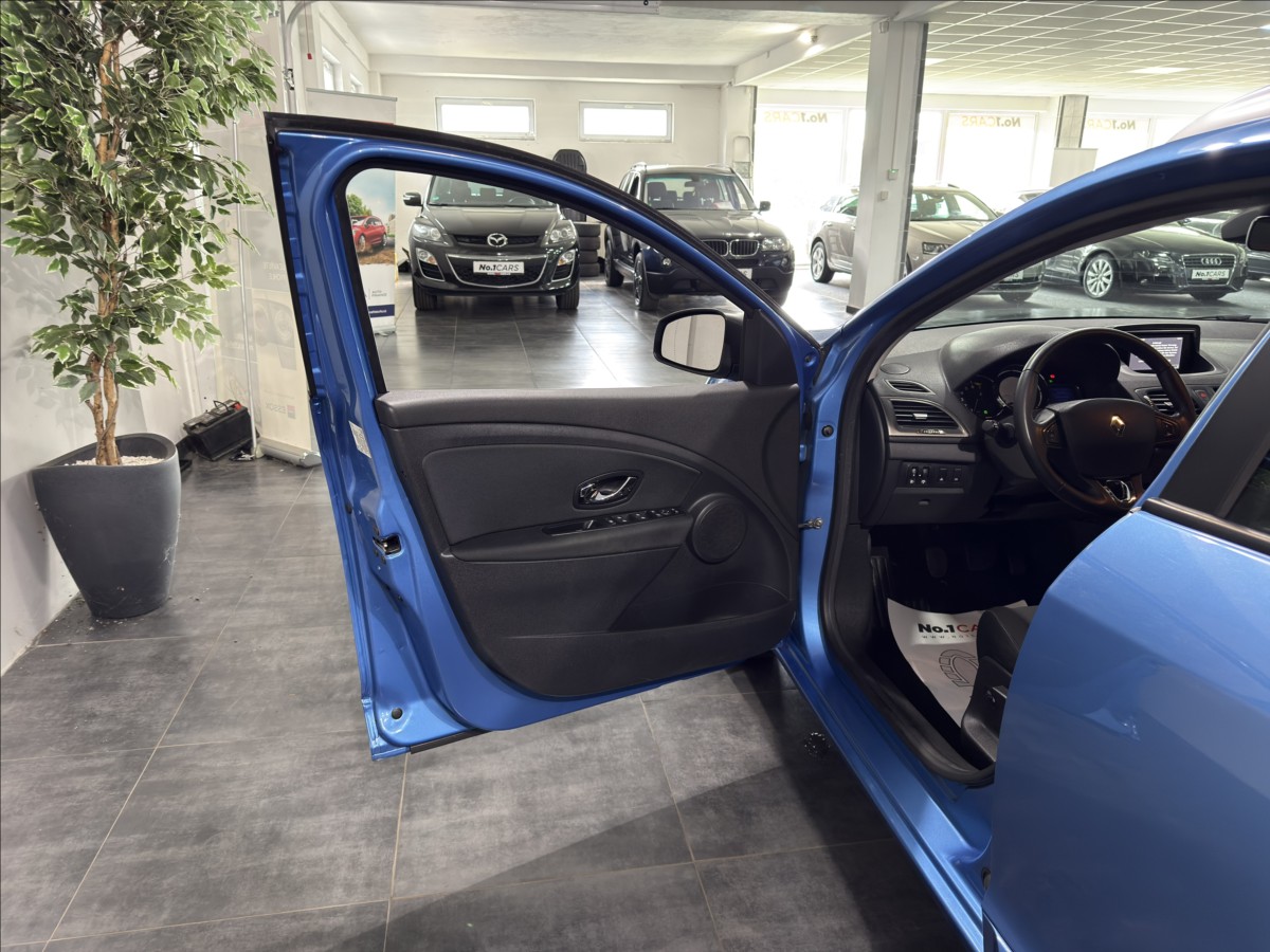 renault-megane-1-2-tce-130-paris-deluxe-top - 5