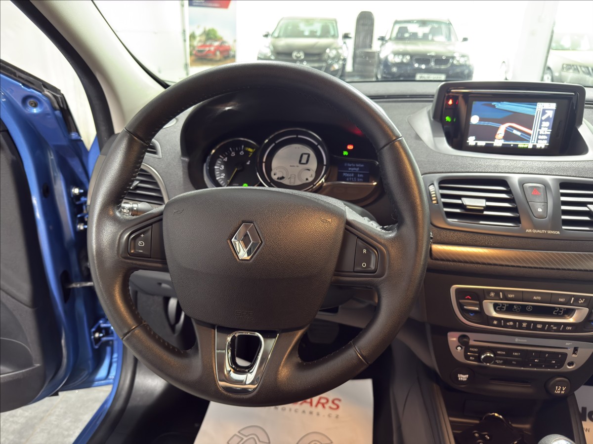 renault-megane-1-2-tce-130-paris-deluxe-top - 9