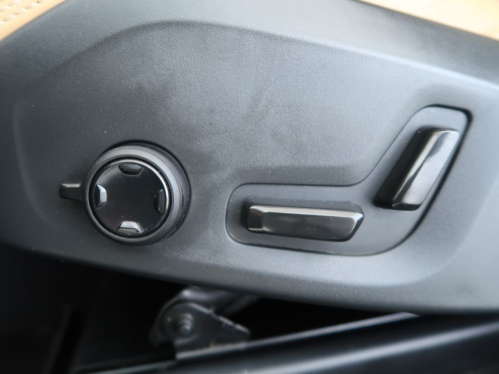volvo-xc90-2-0-4x4-ultimate-brightauto-cz-1maj - 9