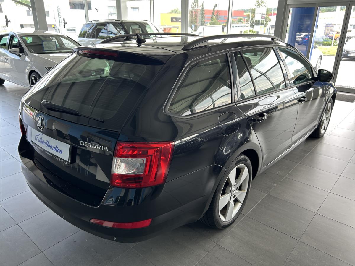 skoda-octavia-2-0-tdi-110kw-elegance-cr - 5