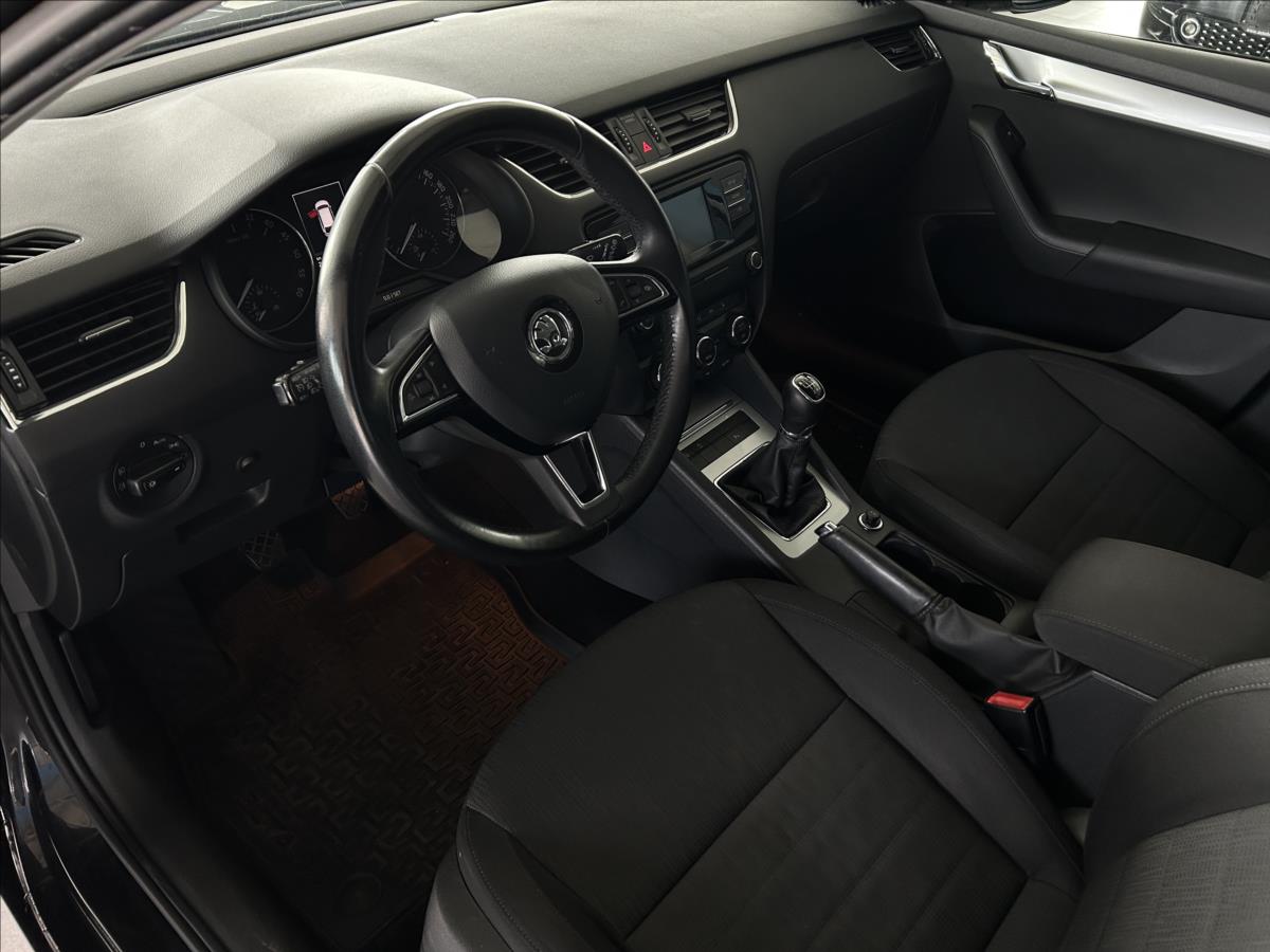 skoda-octavia-2-0-tdi-110kw-elegance-cr - 6