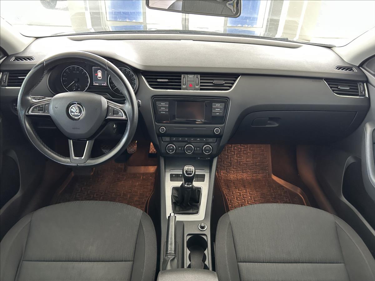skoda-octavia-2-0-tdi-110kw-elegance-cr - 7